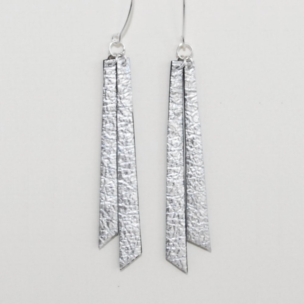 𝅺SILVER Leather Earrings